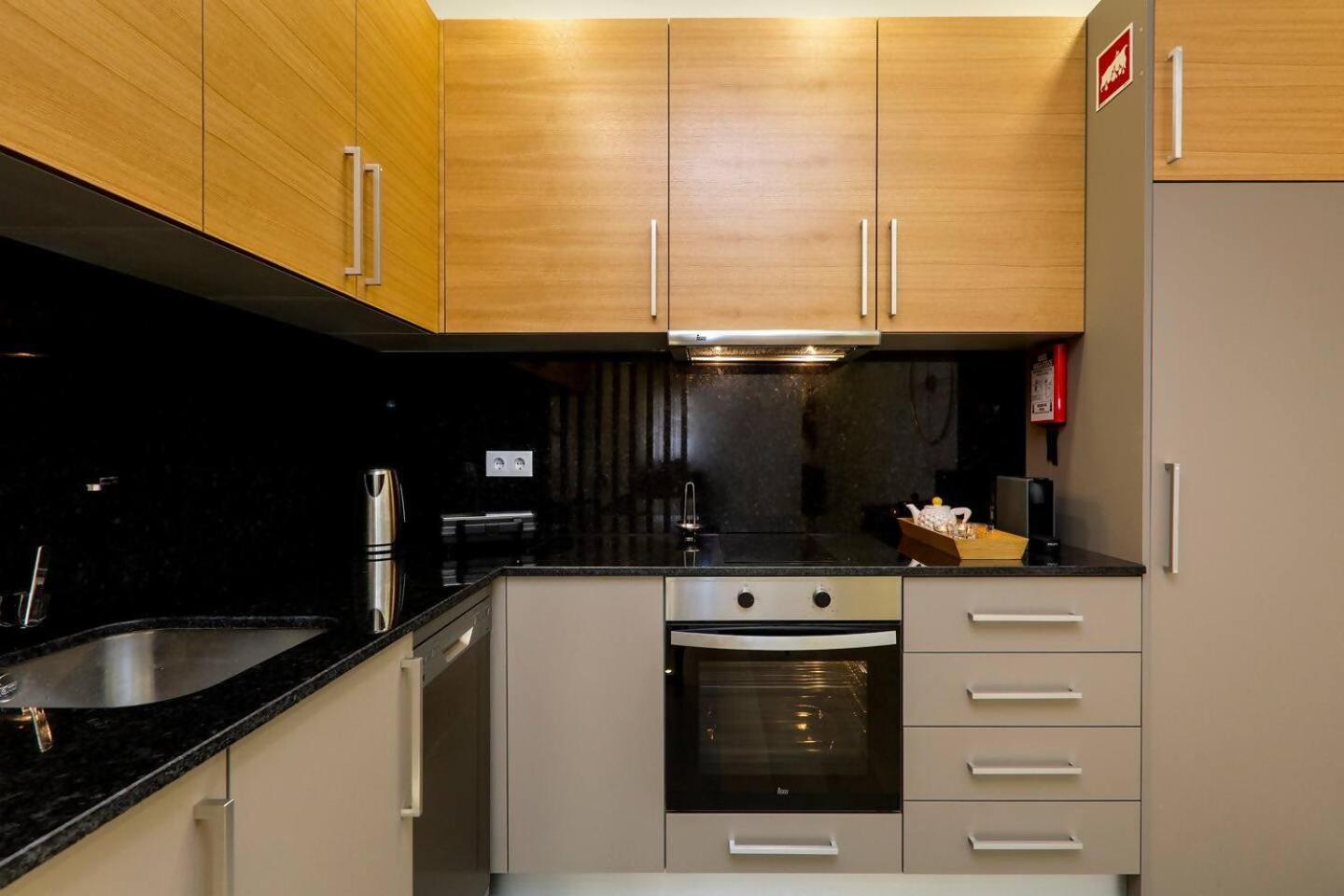 The Office Guest Apartment Guimaraes Exterior photo